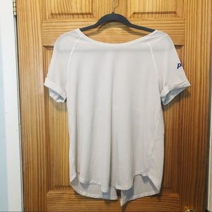 white lululemon tshirt